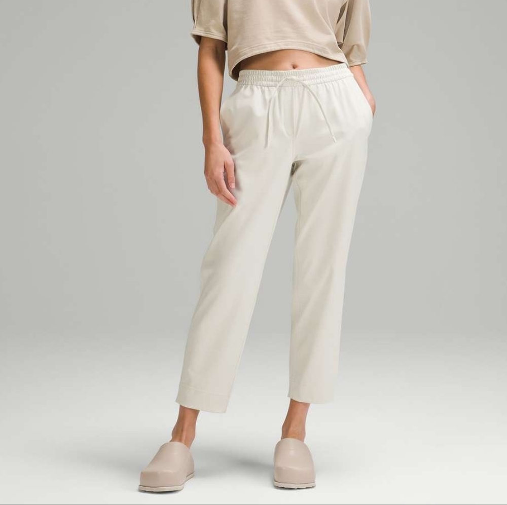 Lululemon Tapered-Leg Mid-Rise 7/8 Pant *Luxtreme